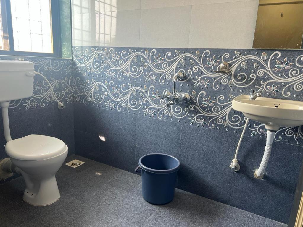 Blue Bell Homestay Lonavala Bagian luar foto