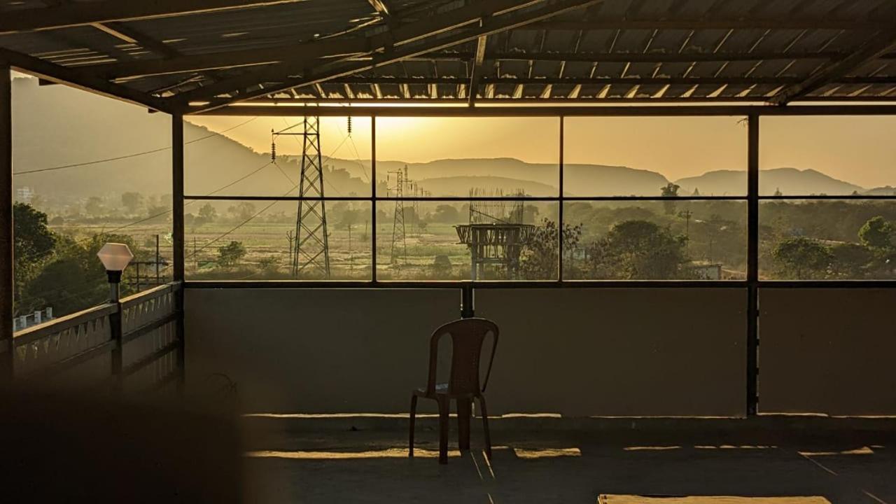Blue Bell Homestay Lonavala Bagian luar foto