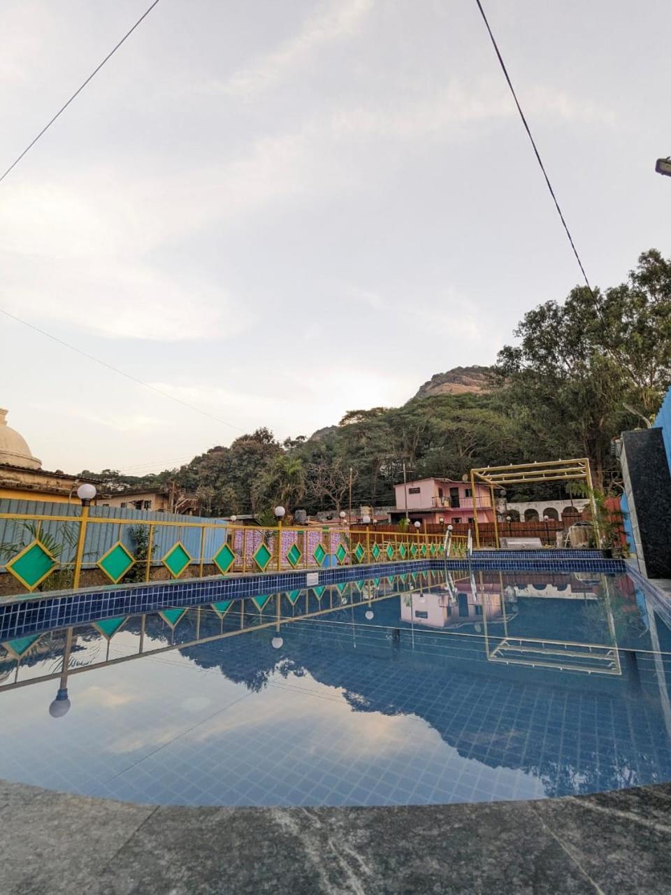 Blue Bell Homestay Lonavala Bagian luar foto
