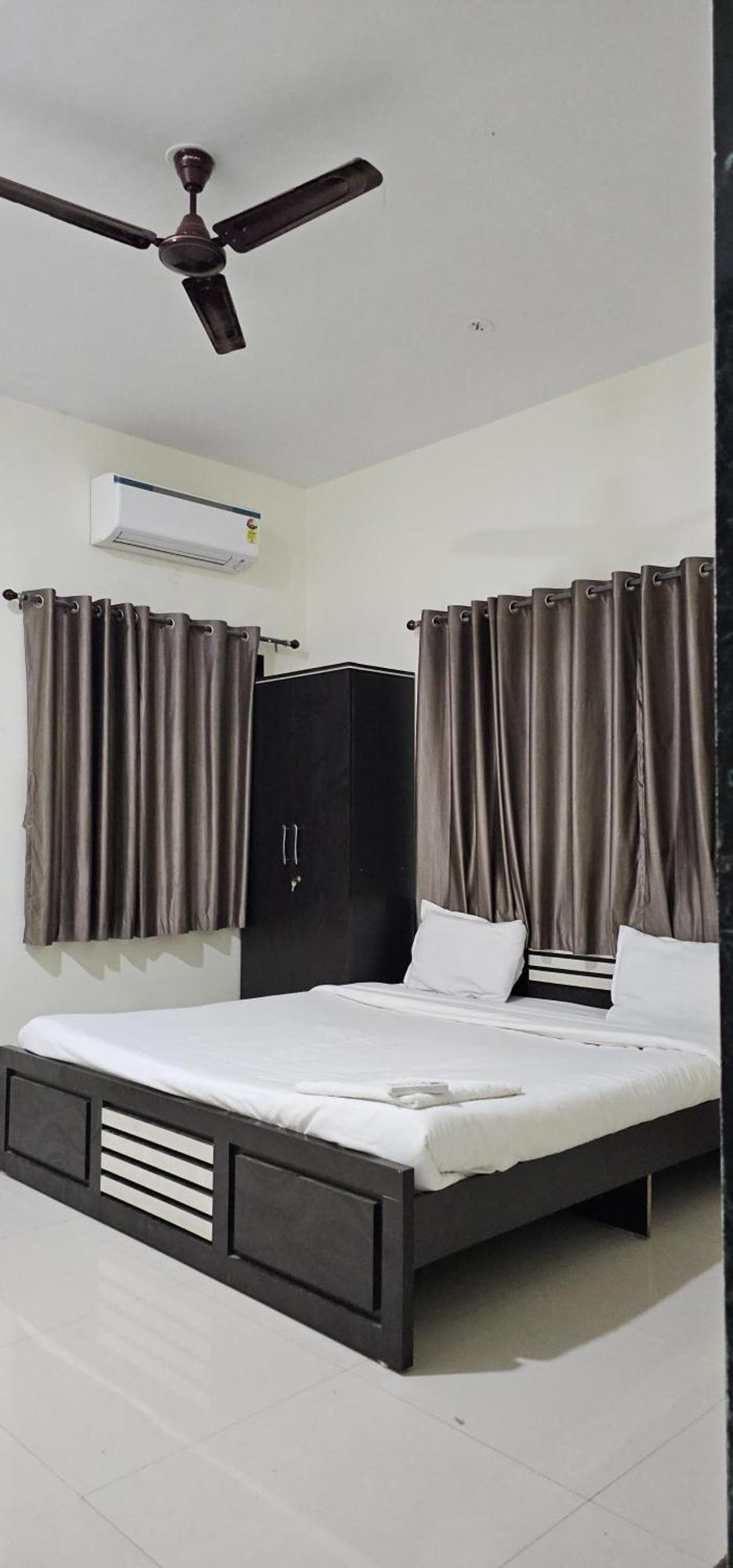 Blue Bell Homestay Lonavala Bagian luar foto