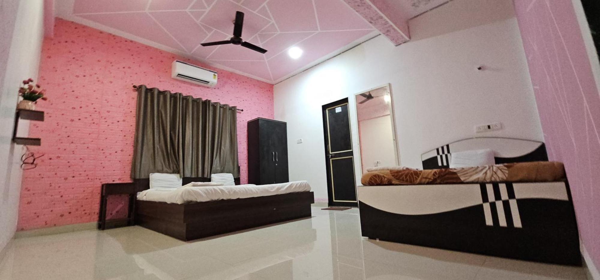 Blue Bell Homestay Lonavala Bagian luar foto
